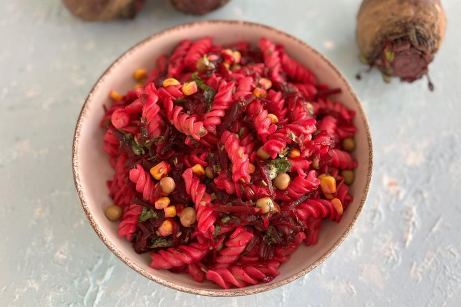 Pancarlı Makarna Salatası