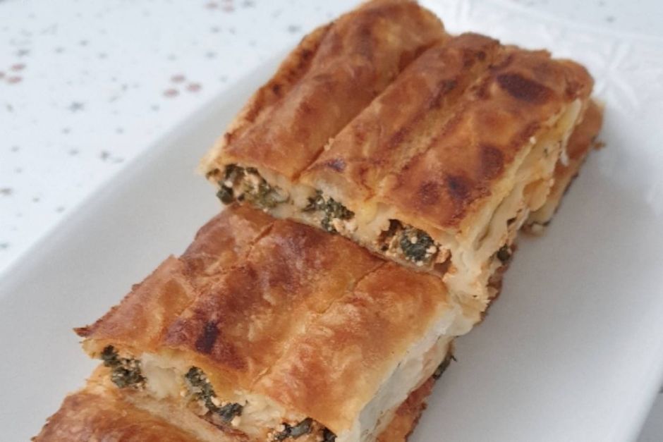 Ispanaklı Lorlu Börek