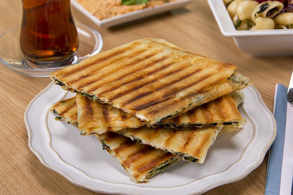 Tost Makinesinde Ispanaklı Gözleme