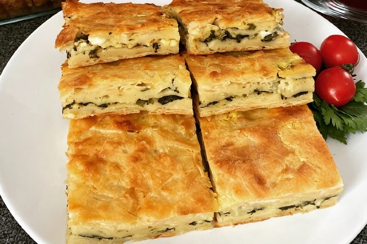 Ispanaklı Peynirli Kırpık Börek