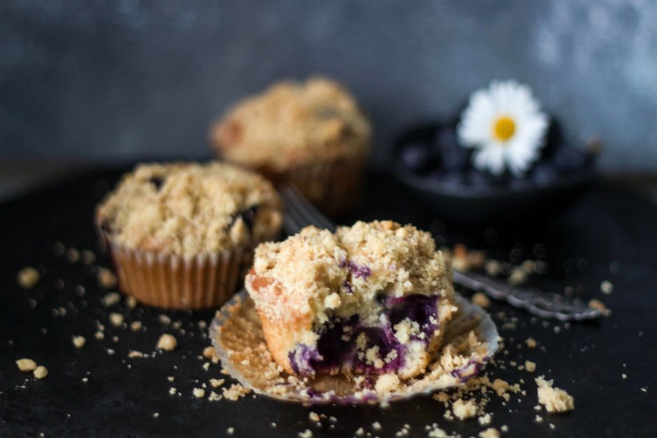 Yaban Mersinli Crumble Muffin