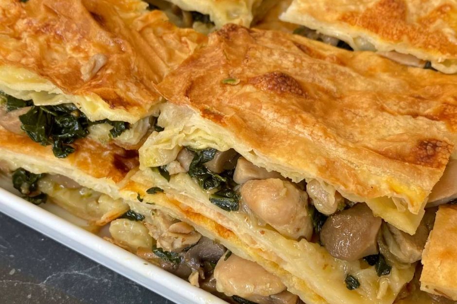 Mantarlı Ispanaklı Tavuklu Börek