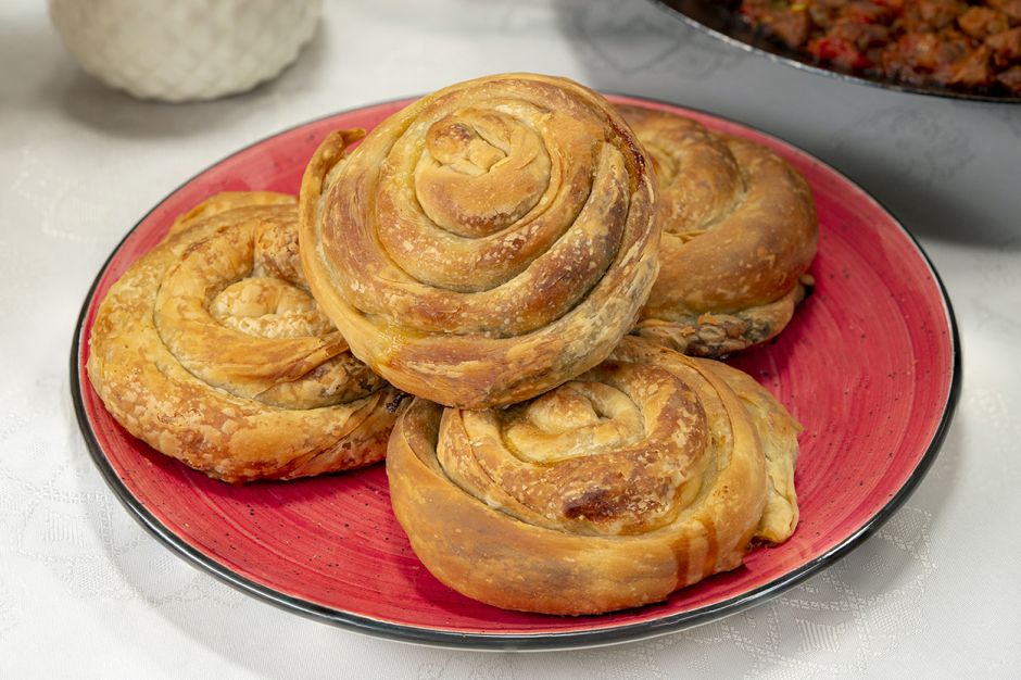 El Açması Ispanaklı Börek