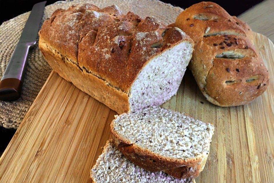 Chia ve Keten Tohumlu Tam Buğday Ekmek