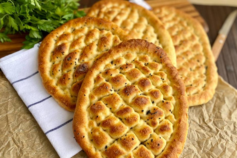 Kebapçı Usulü Tırnak Pide