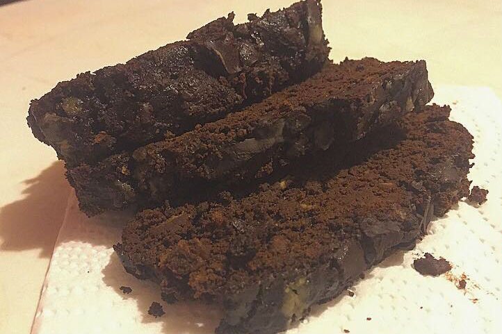 Keçiboynuzu Unlu Brownie