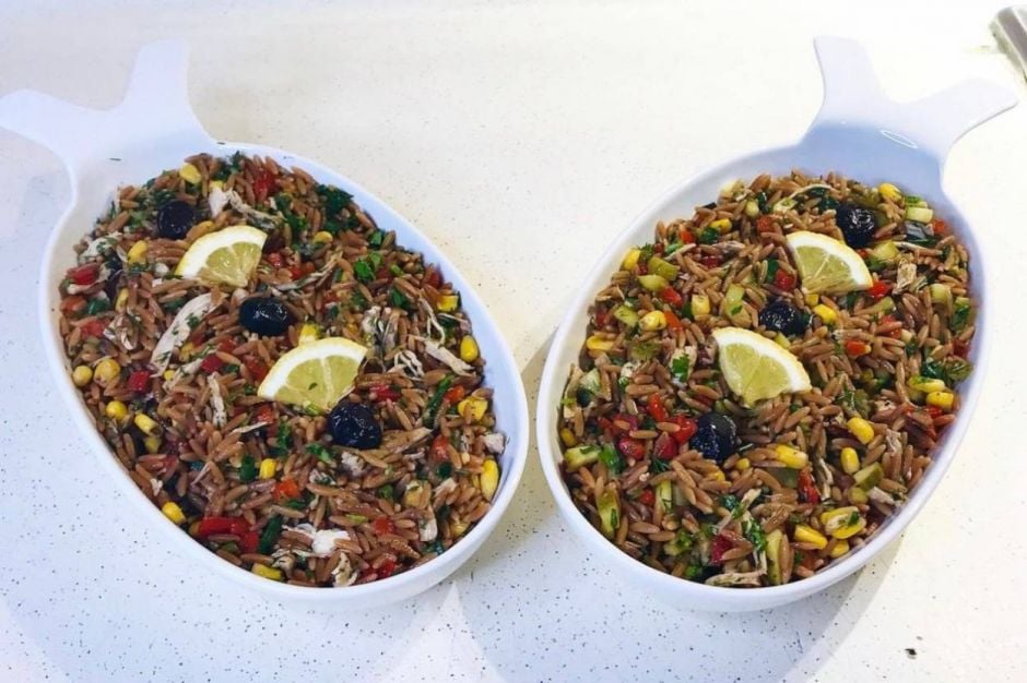 Kırmızı Biberli Tavuklu Arpa Şehriye Salatası