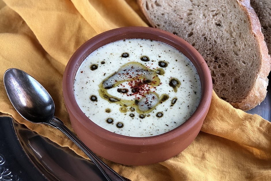 Yoğurtlu Bakliyat Çorbası