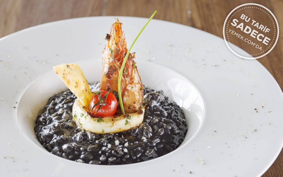 Mürekkep Balıklı Risotto (Risotto Al Nero Di Seppia)