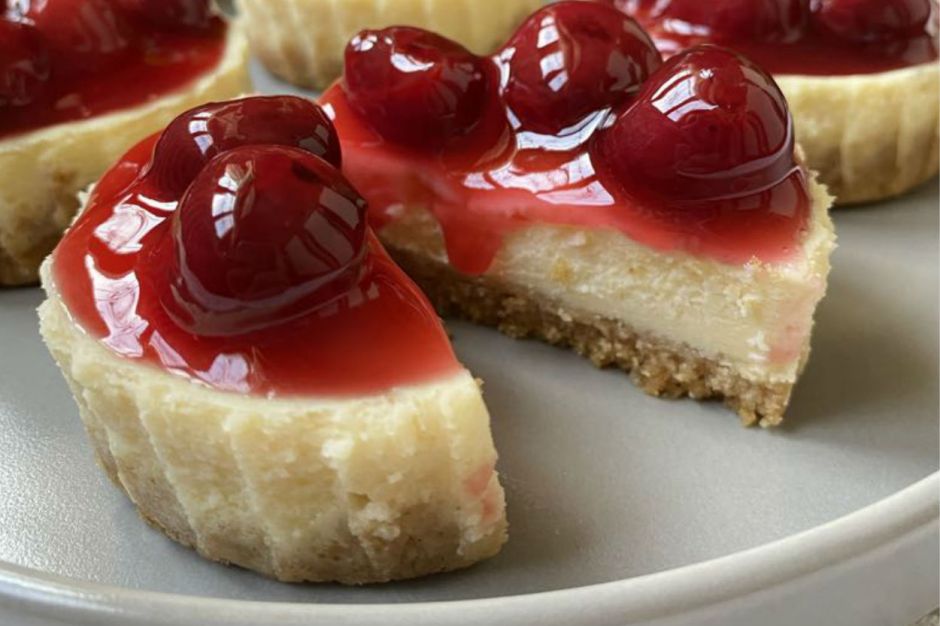 Vişneli Porsiyonluk Cheesecake