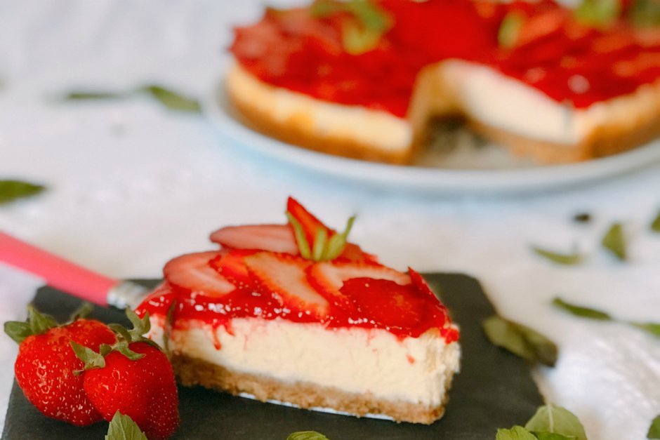 Kolay Çilekli Cheesecake