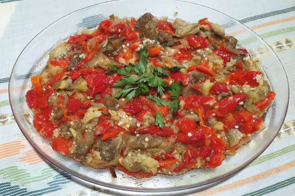 Köz Patlıcan ve Biber Salatası