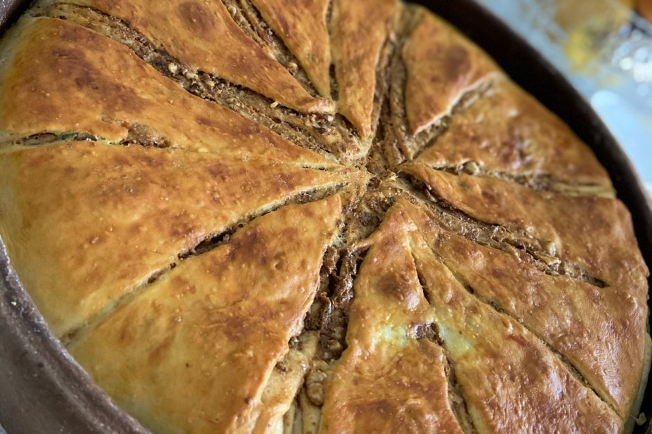 Güveçte Haşhaşlı Çörek