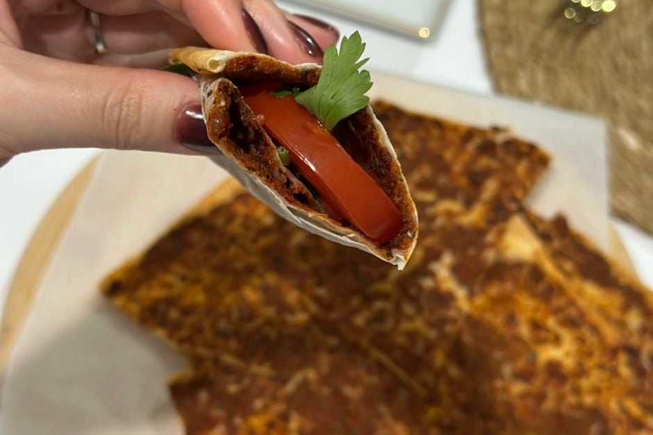 Hazır Yufkadan Lahmacun