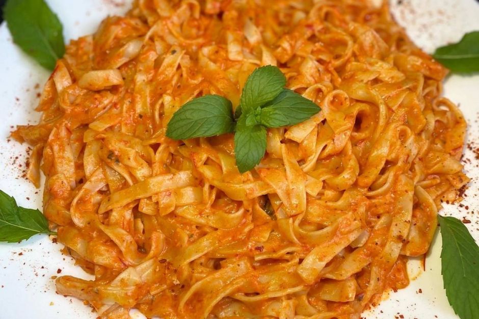 Bol Soslu Fettuccine Makarna