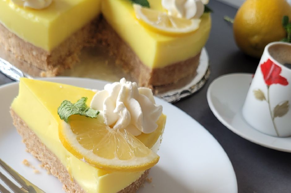 Cheesecake Görünümlü Limonlu Muhallebi