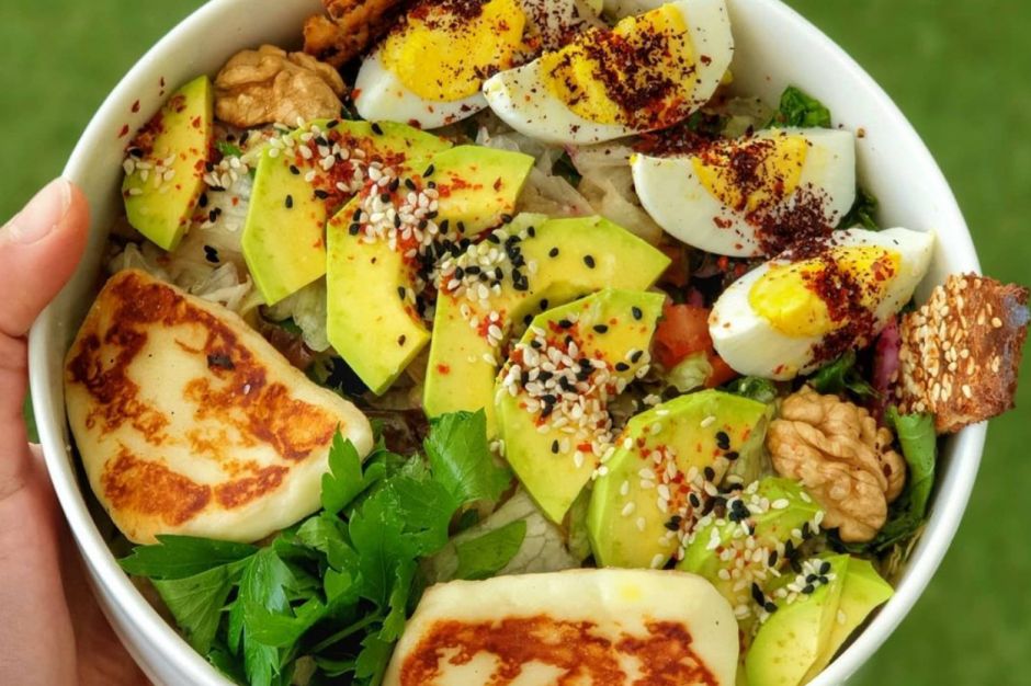 Avokadolu Kahvaltı Salatası