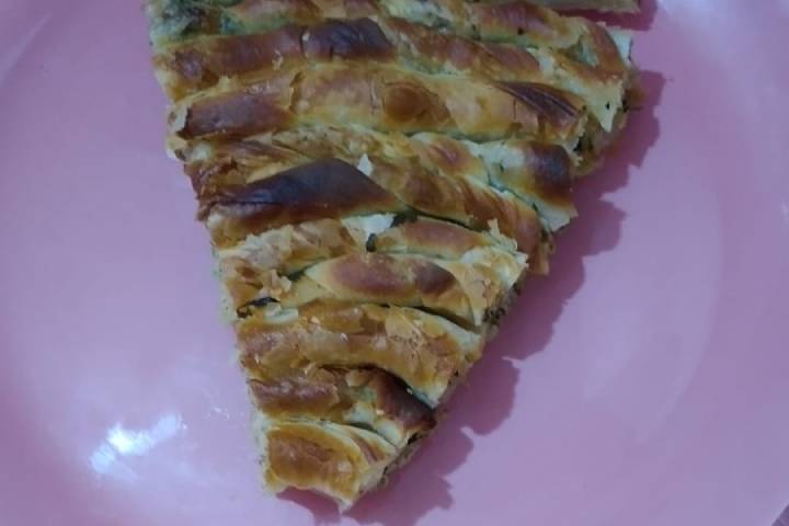 El Açması Çıtır Ispanaklı Börek