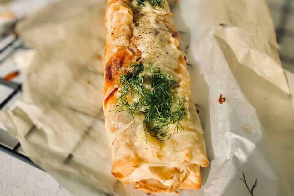 Kendini Pizza Sanan Börek