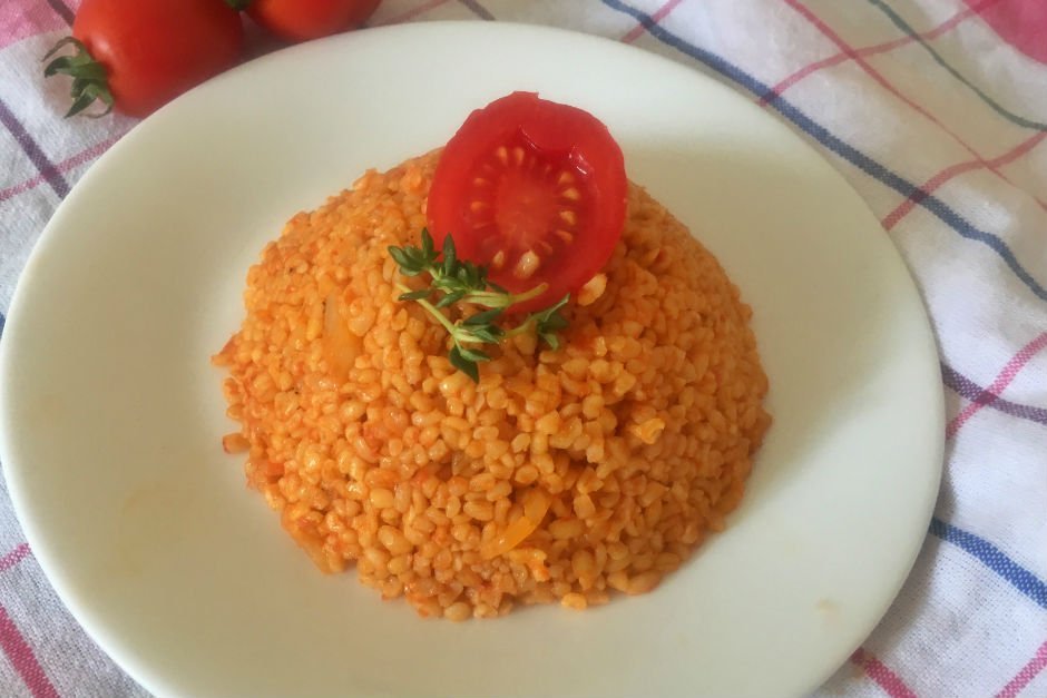 Domatesli Bulgur Pilavı