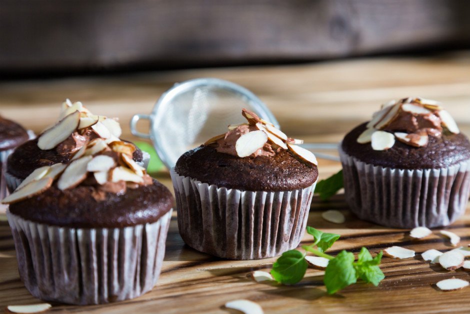 Bademli Çikolatalı Cupcake