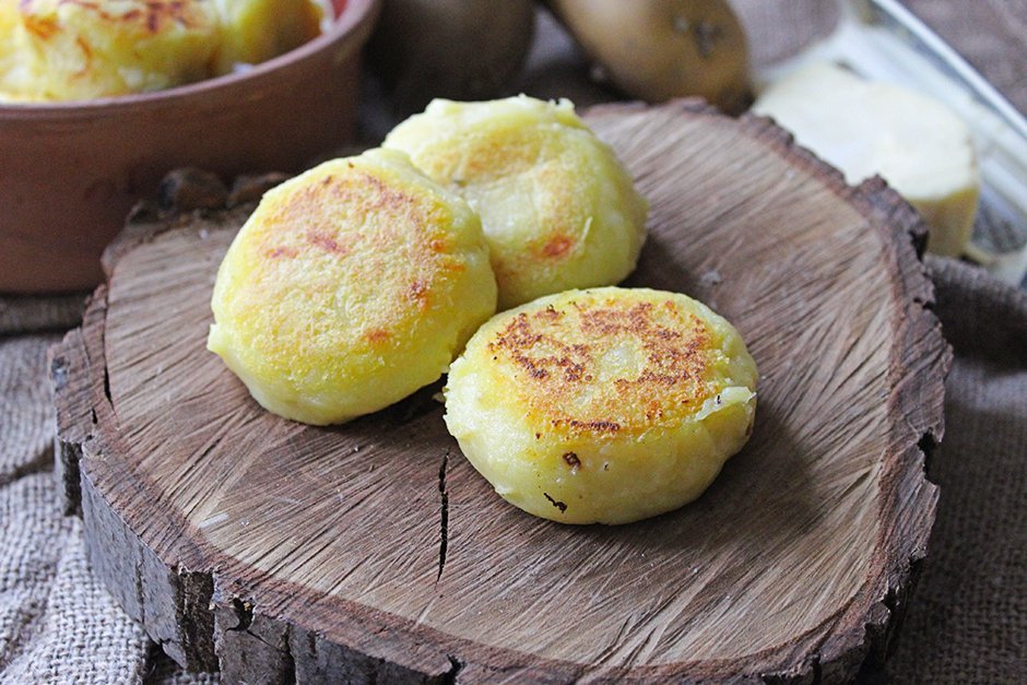 Kahvaltılık Kaşarlı Patates Bombası