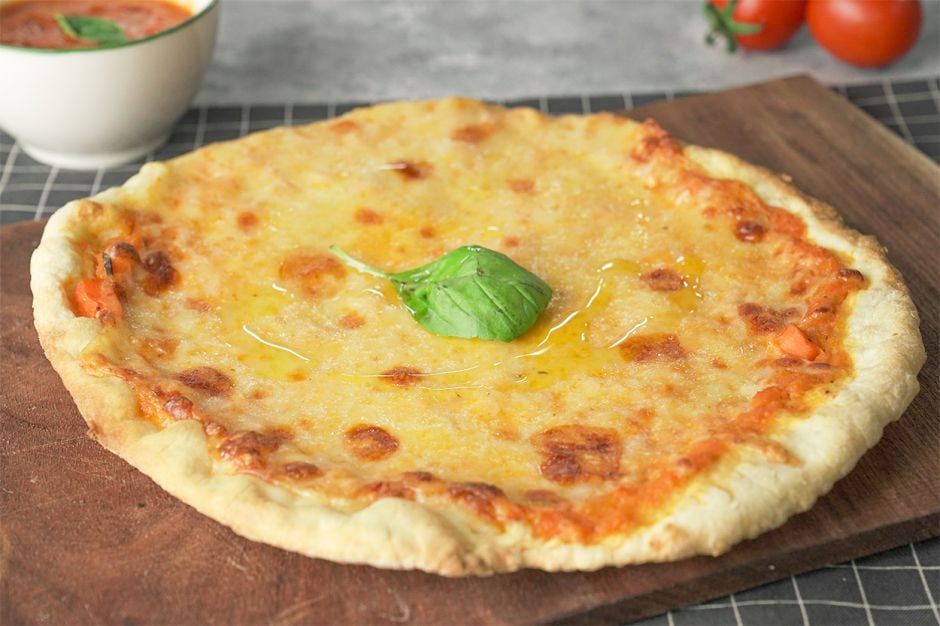 Peynirli Pizza