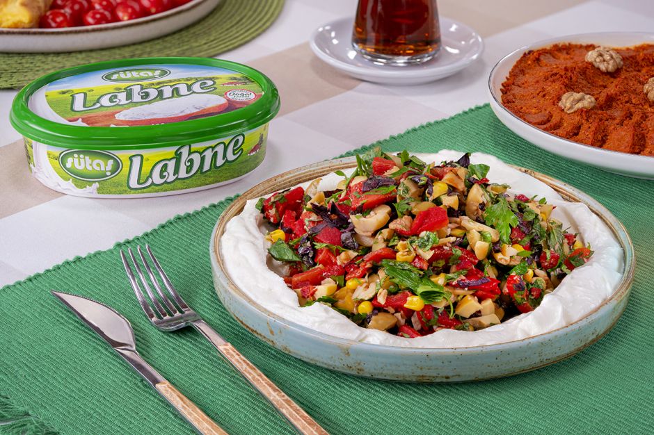 Labneli Kahvaltı Salatası