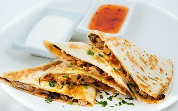 Kaşarlı Tavuklu Quesadilla