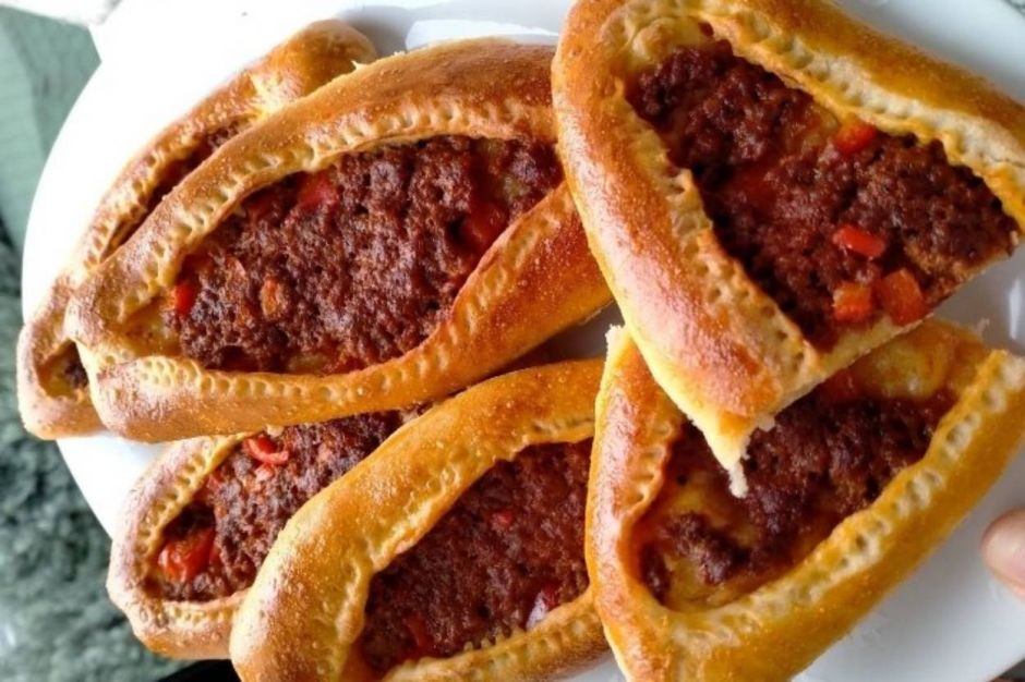 Mayasız Kıymalı Pide