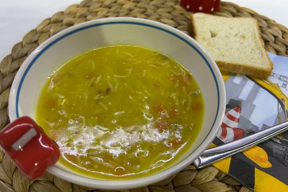 Pratik Sebzeli Tavuk Çorbası