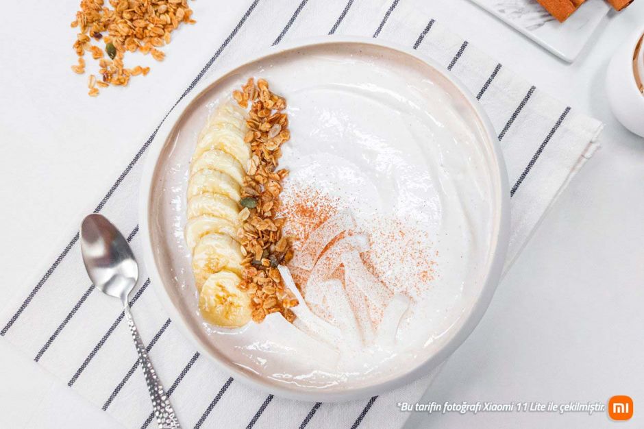 Tarçınlı Bademli Chia Smoothie Bowl