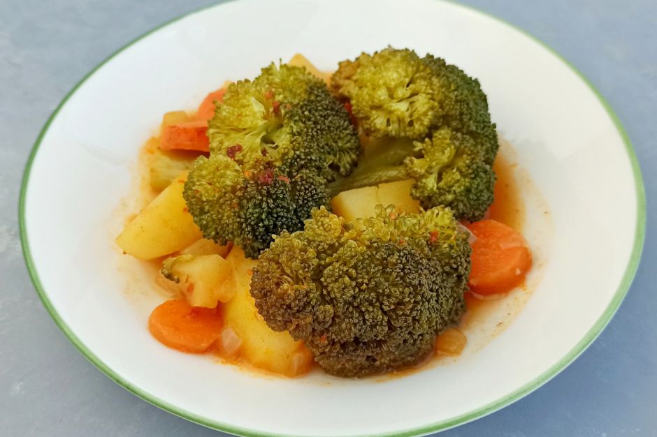 Zeytinyağlı Brokoli Yemeği