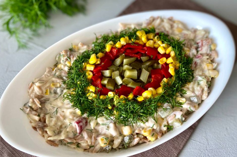 Yoğurtlu Arpa Şehriye Salatası