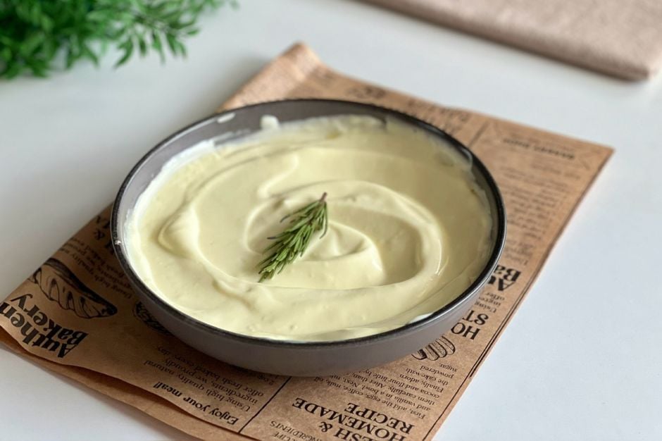 Bir Dakikada Yumurtasız Mayonez