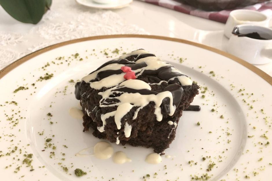 Brownie Tadında Kakaolu Islak Kek