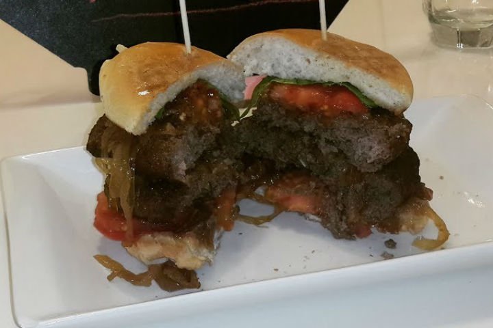 Karamelize Soğanlı Hamburger