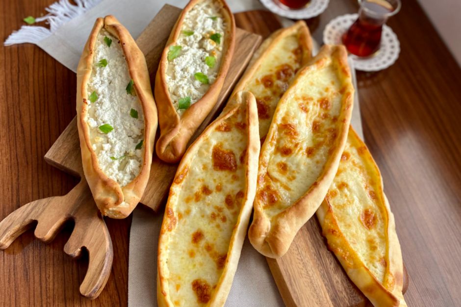 Peynirli Pide