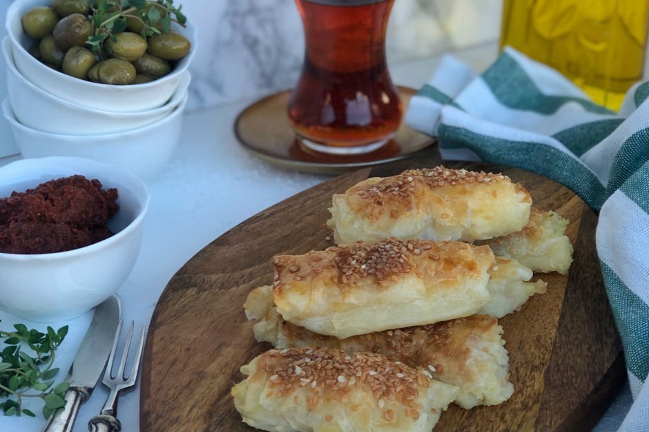 Kaşarlı Patatesli Rulo Börek