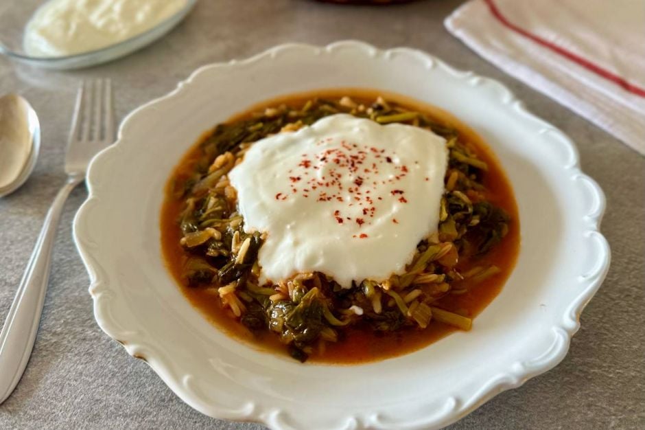 Yoğurtlu Semizotu Yemeği