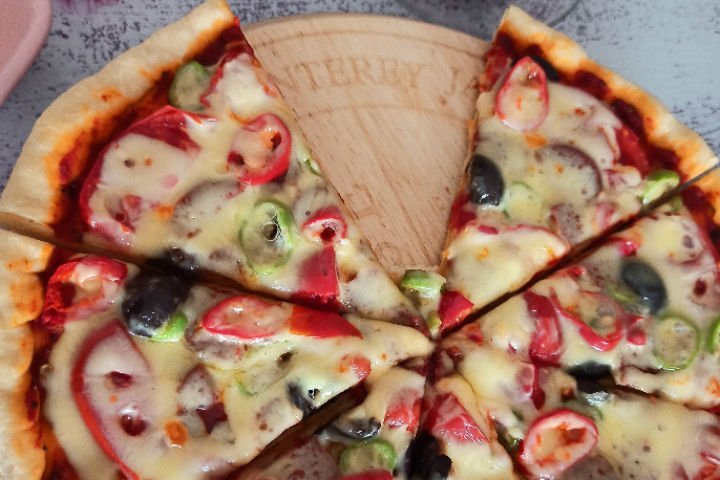 Tavada Mayasız Kolay Pizza