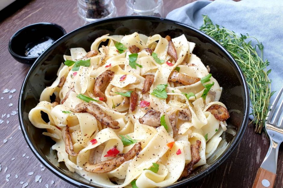 İstiridye Mantarlı Fettuccine Makarna